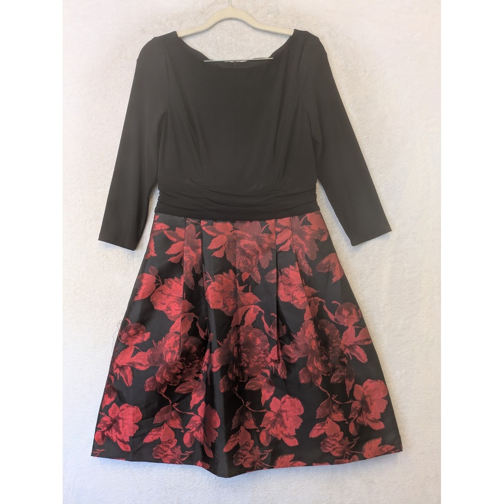 Jessica Howard Fit Flare‎ Dress Women's 8 Black Red Floral 3/4 Sleeve